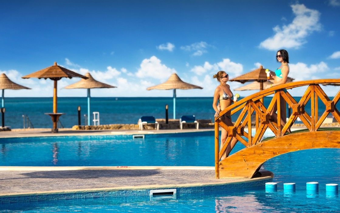 Complex Hawaii Riviera Aqua Park - Families And Couples Only